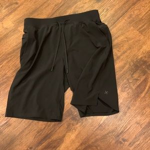 Mens L Lululemon shorts